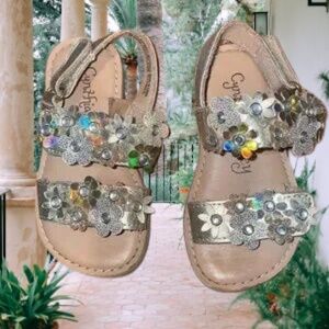 Cynthia Rowley size 6 floral pattern sandals​​​​​​​​